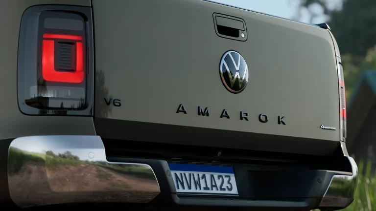 108-3413--br-ar-amarok-25-extreme-v6-at-4x4-yi2-yi3-phb-close-badge-traseira-3x3x-oliver--adv