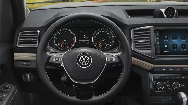 108-3463--ar-amarok-25-highline-v6-at-4x4-yi3-close-volante-shift-paddles-k2k2-pyrit-amb-adv-sem mao